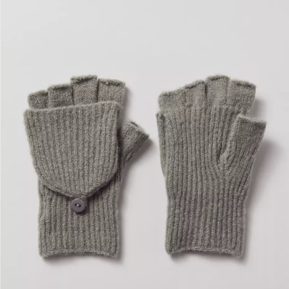 NWT, UO Ribbed Convertible Glove - Picture 2 of 5